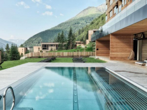 Chalet Gradonna Mountain Resort - KAX102